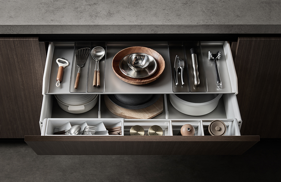 Pull-Out Cookware Basket